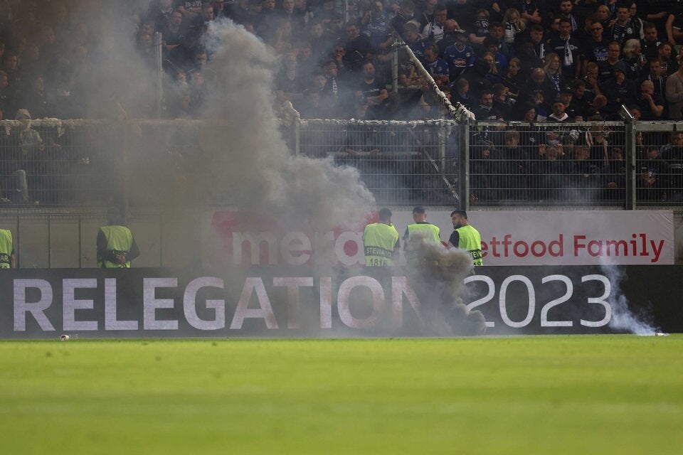 Pyro-Skandal bei Bielefeld-Debakel in Wiesbaden