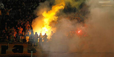 Dresden-Fans im Spiel gegen Dortmund