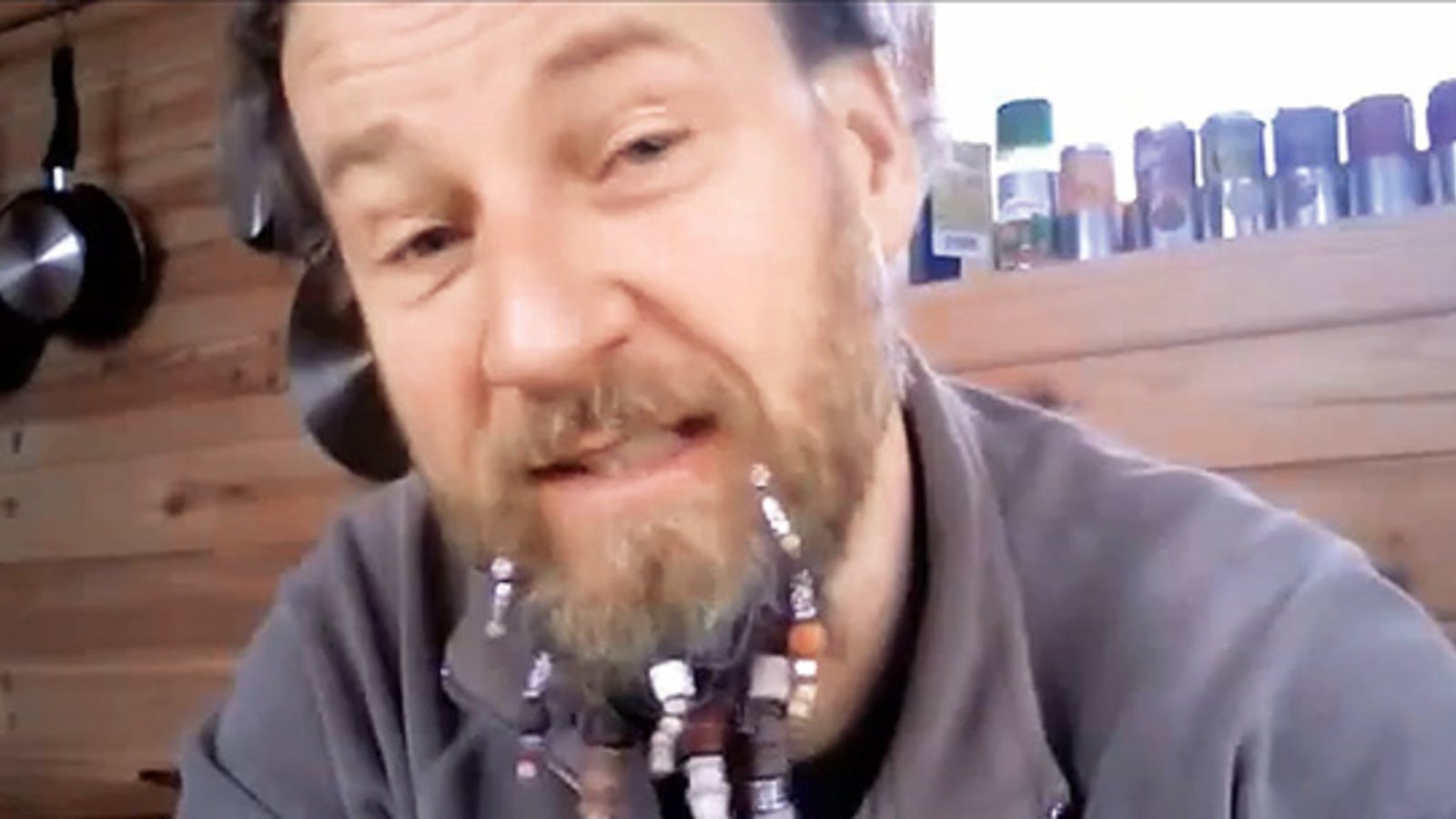 Roland Düringer ist Hippie stars24