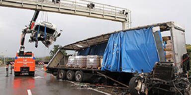 Lkw-Unfall bei Ebelsberg/Linz (A1)