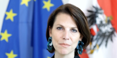 Edtstadler sieht EU-Beitritt der Ukraine "nicht in unmittelbarer Zukunft"
