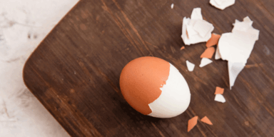 Frische Eier lassen sich schwerer schälen