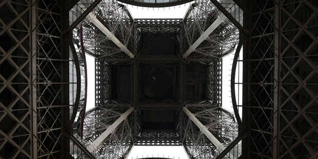 Eiffelturm lockt mit neuer Glasetage