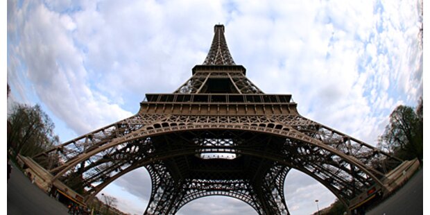 Mit Schneeschuhen auf den Eiffelturm
