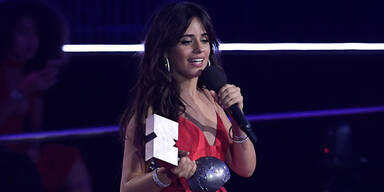 Camila Cabello räumt bei den MTV EMAs ab