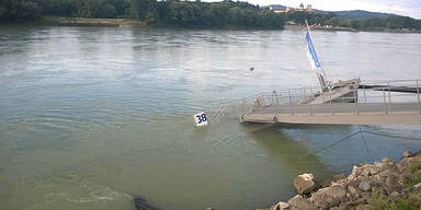 Schiffsanlegestelle in der Donau versunken