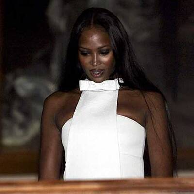 Naomi Campbell supersexy mit 40