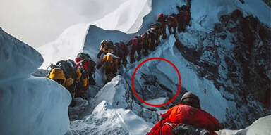 Schock-Foto zeigt Todes-Stau am Everest