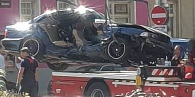 Schwerer Unfall in Wien: Polizeiwagen kracht in BMW - 7 Verletzte