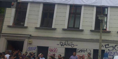 Unbekannte griffen Haus der rechtsextremen Identitären in Halle an