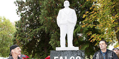 Falco-Statue in Gars am Kamp