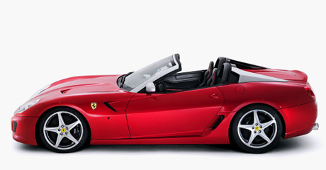 Ferrari SA Aperta mit 670 PS