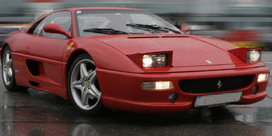Ferrari-Fahrer rast mit 225 km/h über S36
