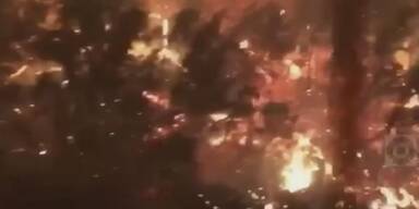 Mutig: US-Feuerwehr rast durch Flammen-Hölle in Kalifornien