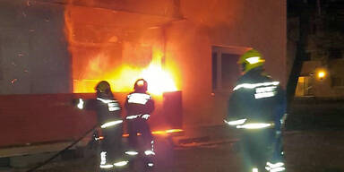 Feuer-Inferno: Meterhohe Flammen in Badener Wohnhaus