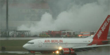 Feuer im militärischen Teil von Flughafen Tegel