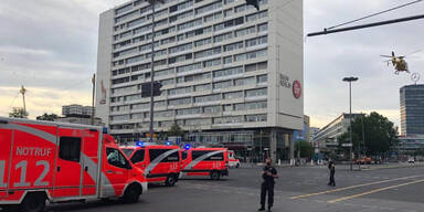 Auto raste in Berlin in Menschenmenge - Fahrer hatte 0,7 Promille