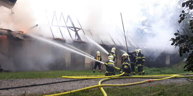 Flammen-Inferno in der Steiermark: Wirtschaftsgebäude brannte nieder