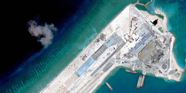 China baut Landebahn auf umstrittenem Atoll