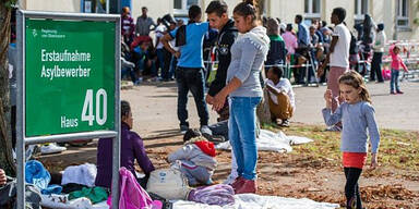 Flüchtlinge kauerten 2.000 Kilometer in Laderaum