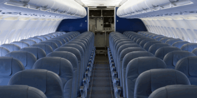 Warum frühes Flugzeug-Boarding ein Gesundheitsrisiko sein kann