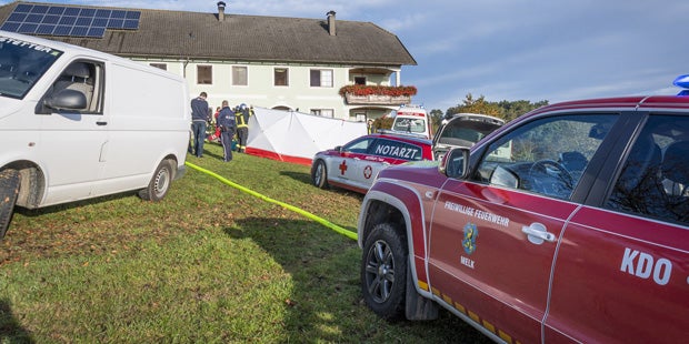 Feuer überrascht Ehepaar im Schlaf: Mann tot