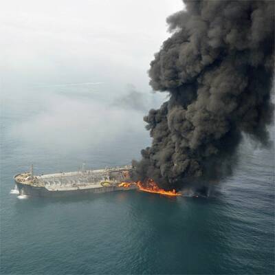 Tanker brennt vor Dubai