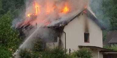 Haus abgebrannt: Bewohnerin verschwunden