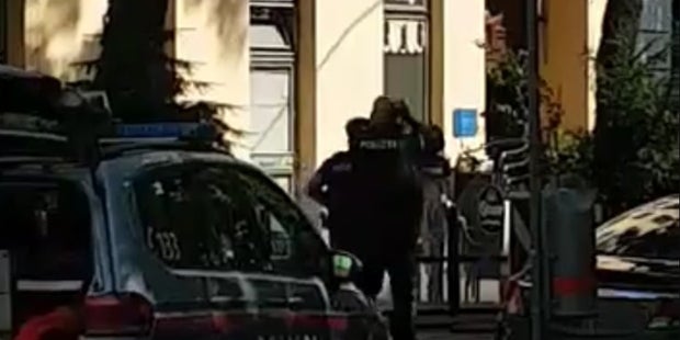 Großeinsatz: Hier schreit die Frau um Hilfe