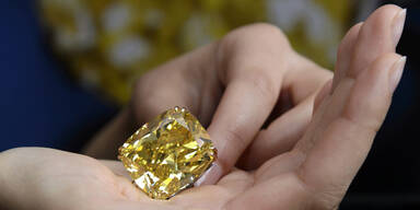 Gelber Diamant für 12 Mio. Euro versteigert