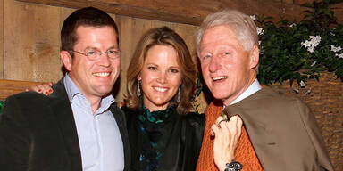 Karl-Theodor zu Guttenberg mit Frau Stephanie, Bill Clinton.