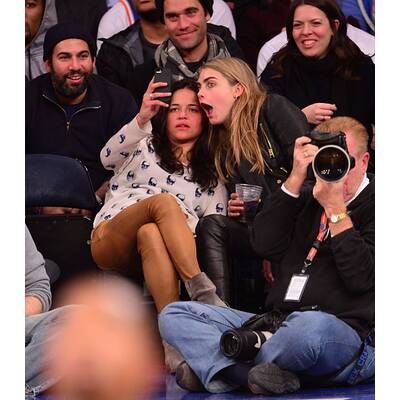 Cara Delevingne und Rihanna beim Basketballspiel