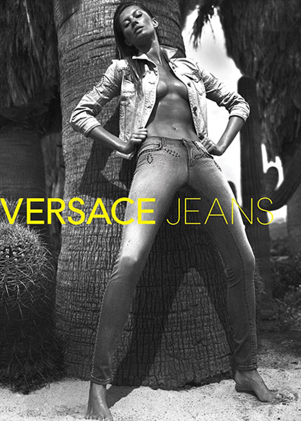 Gisele freizügig für Versace