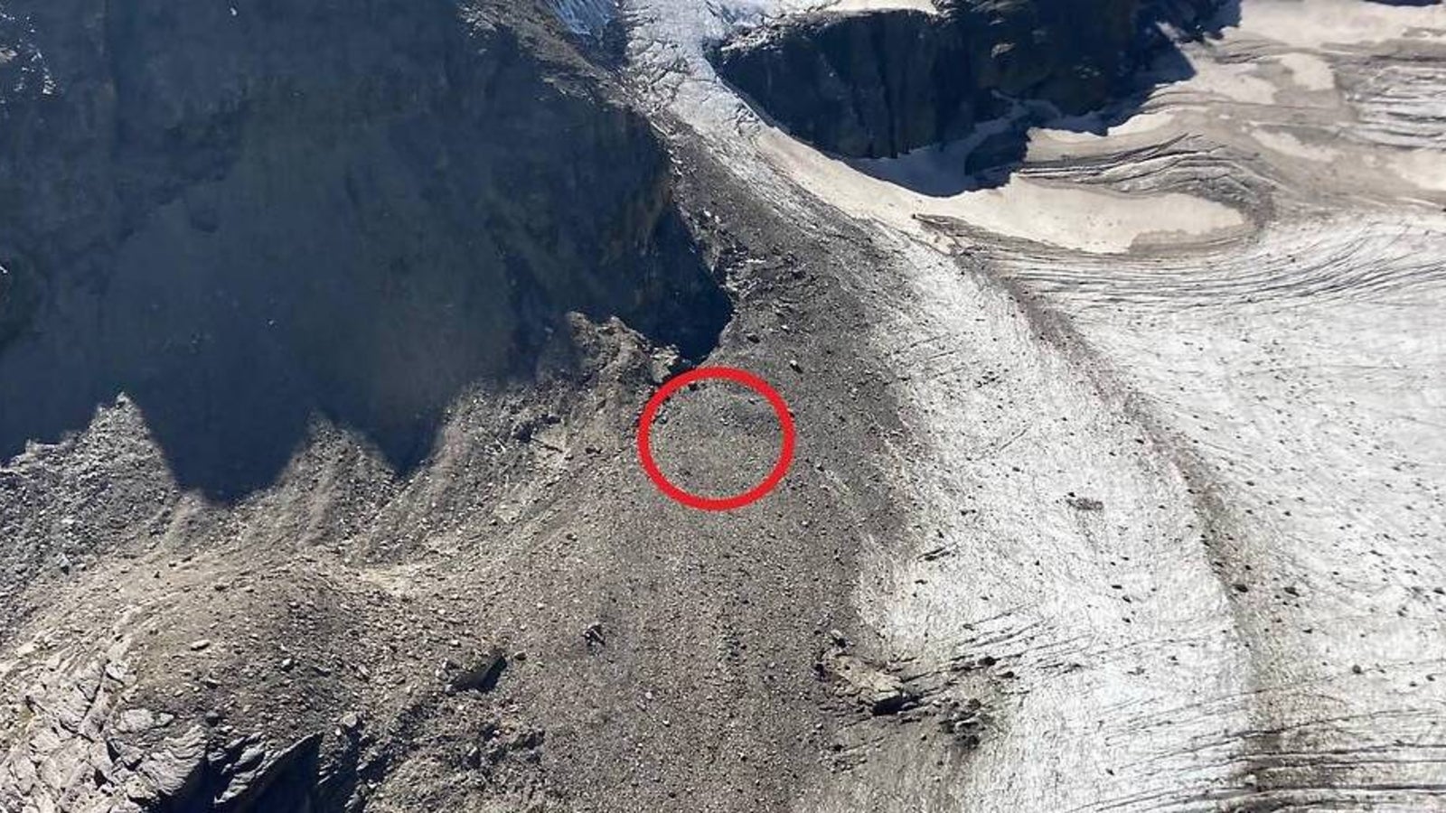 Pakistan Leiche Nach 28 Jahren Im Gletscher Gefunden Die Familie Wartet Auf Antworten - 8j9kn0u