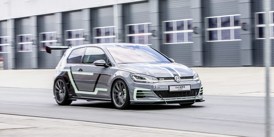 VW zeigt zwei scharfe Golf-Modelle