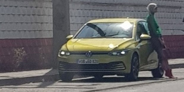 VW Golf VIII völlig ungetarnt erwischt