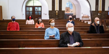 Kirche passt Regeln für Gottesdienste an