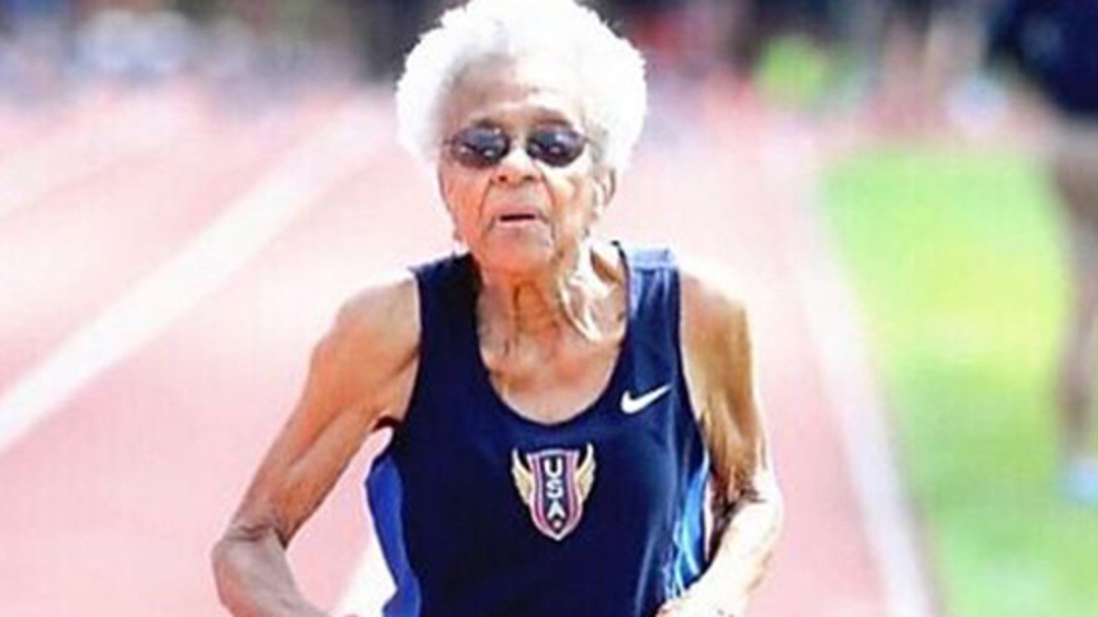 100-Jährige knackt Weltrekord im 100-Meter-Lauf - oe24.at