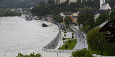 Halten die Donau-Schutzwände?