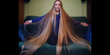Britische "Rapunzel" – ihre Haare sind über 1,5 Meter lang