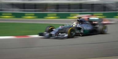 Hamilton im 1. Training vor Rosberg