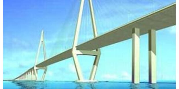 Längste Brücke der Welt bei Shanghai eröffnet