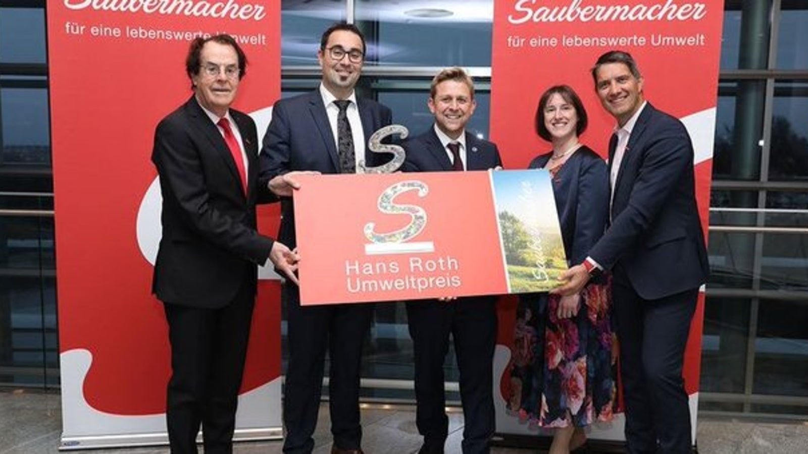 FH St. Pölten erhält Hans Roth Umweltpreis 2022 - oe24.at