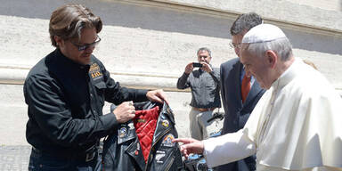 241.500 Euro für Papst-Harley