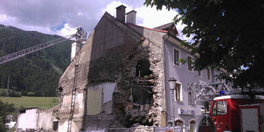 Hausmauer eingestürzt - Gebäude evakuiert