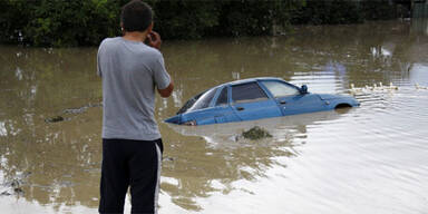 Über 140 Tote bei Überschwemmungen 