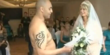 Britisches Paar feiert Nackt-Hochzeit