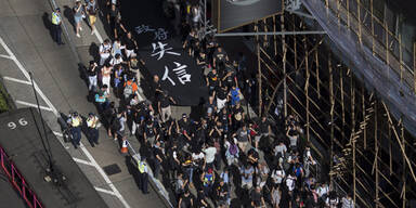 Demos stürzen Hongkong ins Chaos