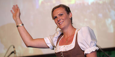 Hosp: Abschiedsparty im Dirndl