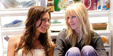 Odette Yustman & Kristen Bell in "Du schon wieder"